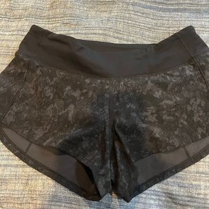 LULULEMON BLACK SNAKESKIN SPEED UPS!!